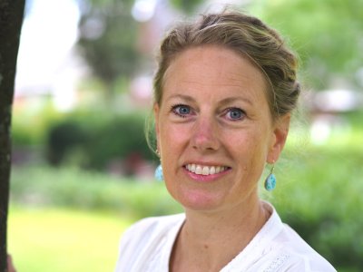 annemarije-portret-liggend